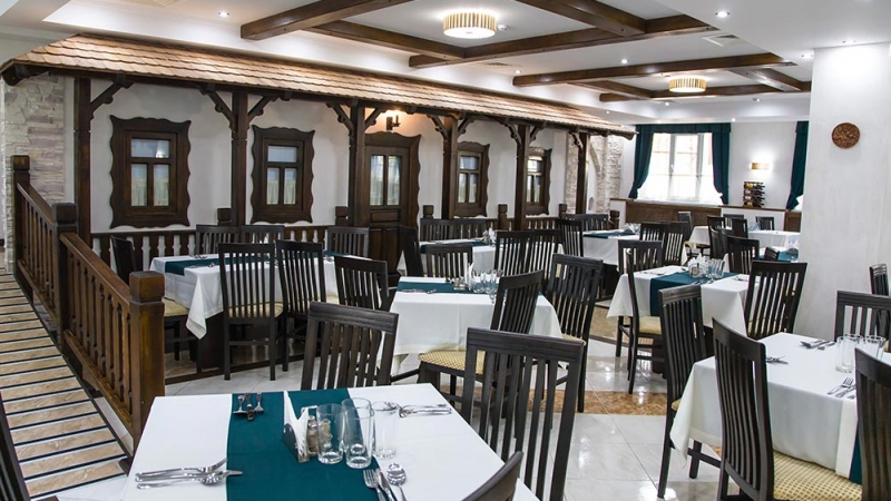 În Curtea Casei - Restaurante Chisinau Riscanovca